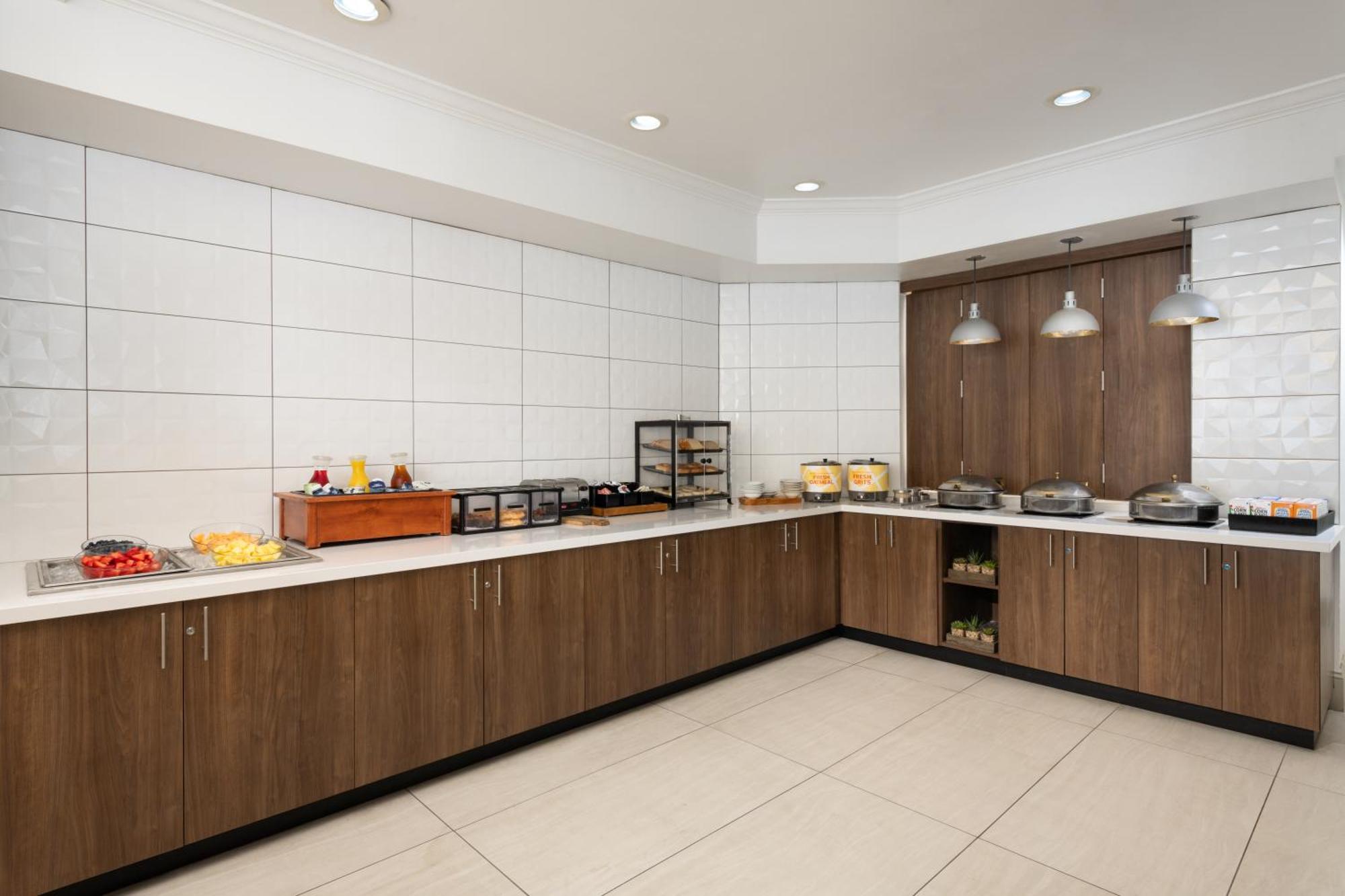 Hilton Garden Inn Tallahassee Eksteriør bilde